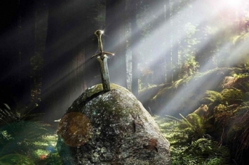 历史上的石中剑真的属于亚瑟王的吗?它到底属于谁?