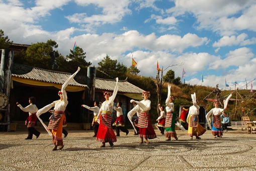 浅谈藏族舞蹈的历史文化的特征是怎样的?