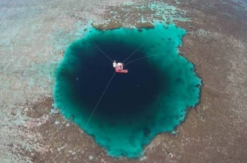 “三沙永乐龙洞”：目前世界已知最深的海洋蓝洞