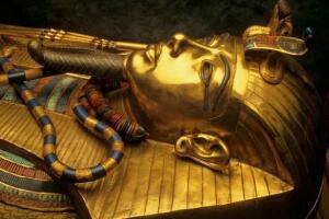 埃及法老王图坦卡蒙的诅咒，导致盗墓者都离奇死亡