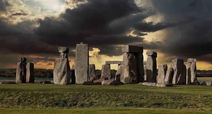 将包括著名的英国巨石阵在内的巨石建筑结构推广出去的是曾经的水手们