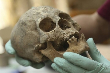 玻利维亚发现500年前印加文明古墓 出土逾100具古人遗骸