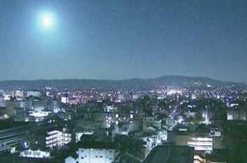 日本天降神秘大火球 专家称是小行星碎片