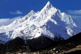 世界上最恐怖的山，卡瓦格博峰是一座至今无人登顶的山峰