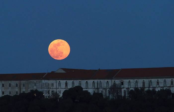 全年最大“超级月亮”欧洲夜空登场