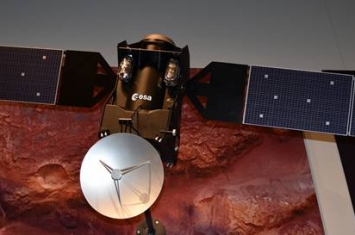“ExoMars –TGO”探测器在火星表面发现几处“大量的水冰储备”