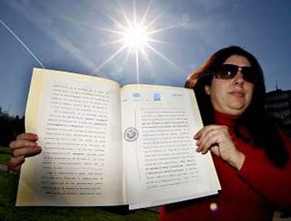 西班牙女子Maria Angeles Duran宣称拥有太阳 并出售太阳上的“土地”