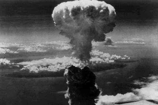 日本被原子弹轰炸的真正原因是什么?居然是翻译错误