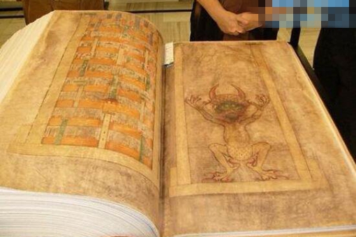 世界现存最大手抄书《魔鬼圣经》是如何完成的?它有多重?
