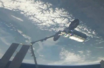 美国防务公司诺斯诺普格鲁曼的天鹅座太空船到达国际空间站 为宇航员送上复活节大餐