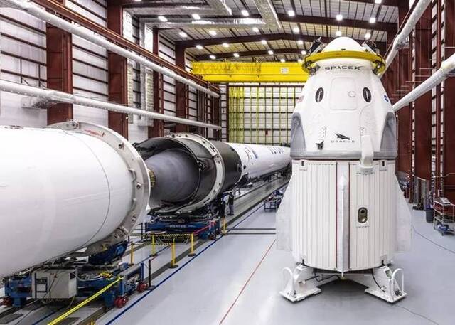 Crew Dragon载人太空船引擎测试冒烟 SpaceX证出现异常