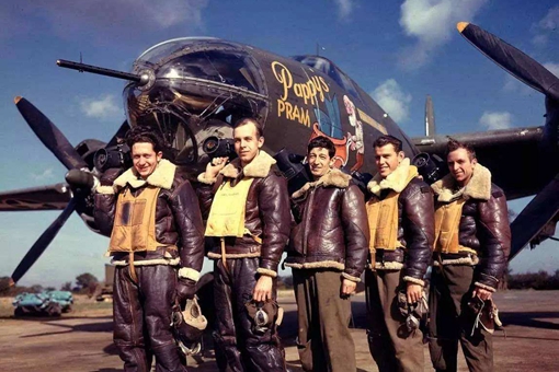 二战最年轻的飞行员是谁?最幸运的飞行员是谁?