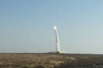 厦门大学在西北部沙漠无人区成功发射“嘉庚一号”带翼回收火箭
