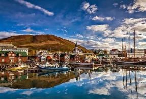 北极圈最美小镇，冰岛胡萨维克小镇是冰雪世界中的童话小镇
