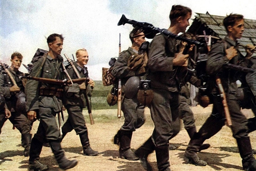 二战德军的MP38冲锋枪是在哪里诞生的?它的出现对后世有着什么影响?