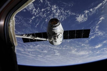 美国“龙”货运飞船前往国际空间站的日期将推迟至4月30日