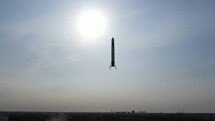 民营火箭企业翎客航天在山东龙口完成了RLV-T5可回收火箭第二次低空发射及回收试验