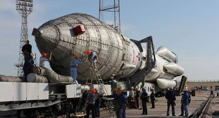 俄罗斯制造大功率“质子-M”号专用火箭向国际空间站发送“科学”号实验舱