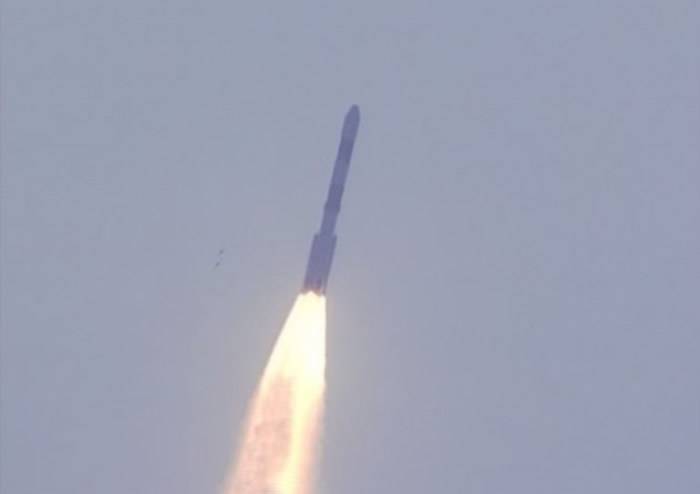 印度极轨卫星运载火箭发射升空 一次将29颗卫星送入3个不同的预定轨道