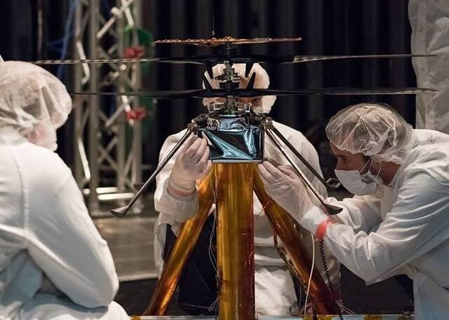 美国太空总署太阳能火星直升机完成试飞 明年7月与“火星2020号”探测车一同升空