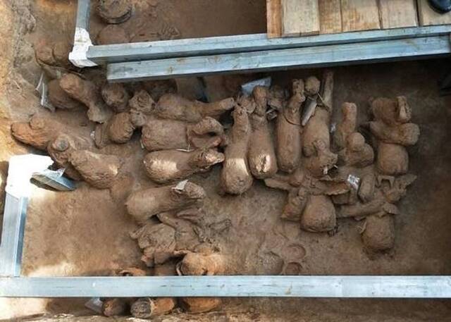 胶东半岛首现汉代贵族古墓 内藏兵马俑完整保存