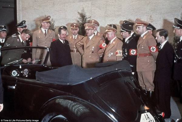 德国纳粹领导人希特勒的私人彩色照片
