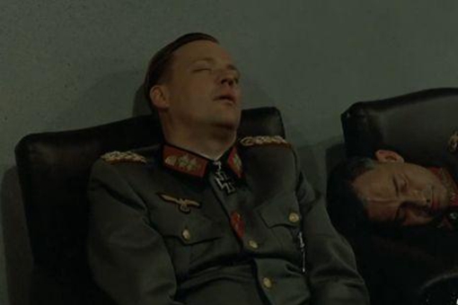 隆美尔,古德里安,曼施坦因都不是纳粹党成员,他们为何要听命于希特勒?