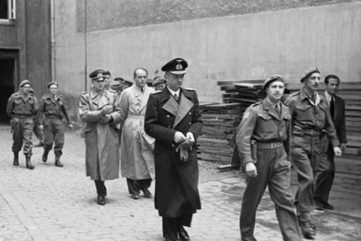 隆美尔,古德里安,曼施坦因都不是纳粹党成员,他们为何要听命于希特勒?