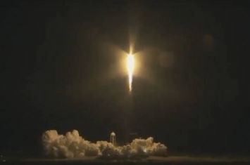 SpaceX可载人太空船Crew Dragon成功发射 载假人往国际空间站