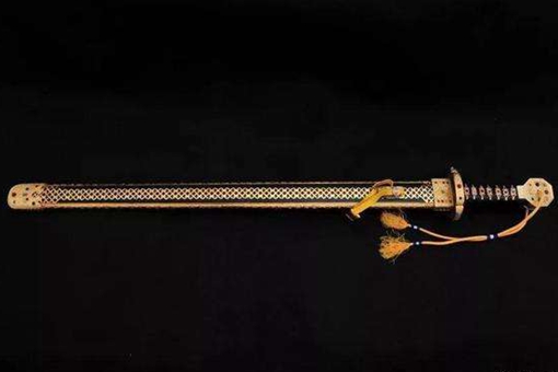 中国历史上最出名的宝剑有哪几个?其中一把由黄金打造