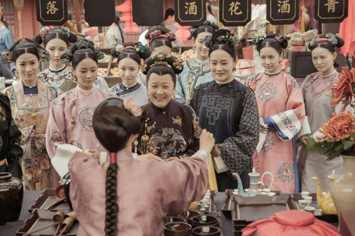 清朝时期皇帝后宫的嫔妃的月俸禄是多少?与现今相比是哪一个层次的?