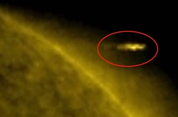 “太阳空心论”证据？UFO爱好者韦林声称太阳风暴照片中发现UFO从太阳飞出来