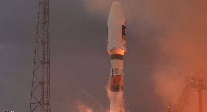 携带6颗英国OneWeb通信卫星的俄罗斯“联盟-ST-B”运载火箭成功发射升空