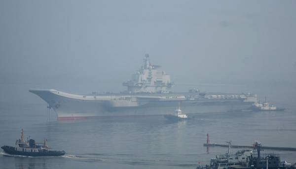 中国第一艘航母将于今年服役