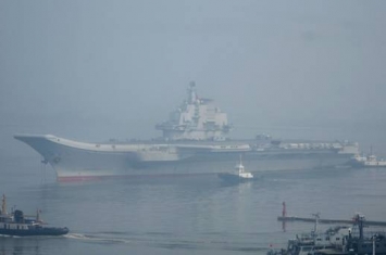 中国第一艘航母将于今年服役