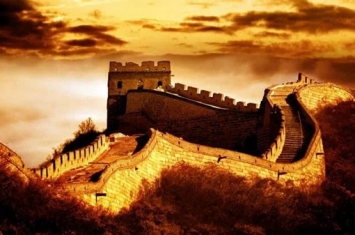 古代没有水泥,修建城墙靠什么固定?