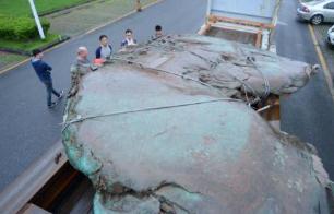 世界上最大的自然铜，长190厘米重达26吨/形似中国地图