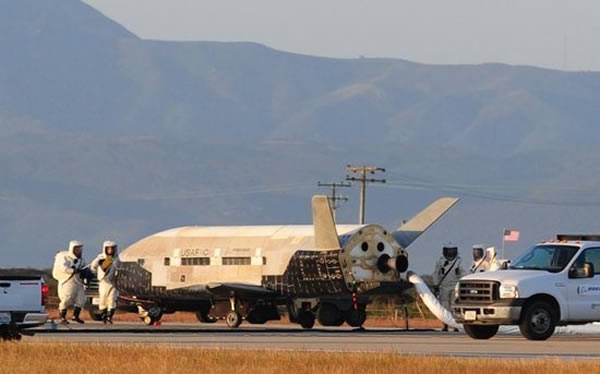 美空军X-37B绝密战机 建全球两小时打击圈