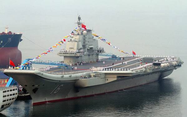 中国第一艘航母“辽宁”舰
