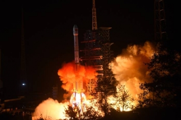 中国“嫦娥四号”探测器进入预备轨道 有望登陆月球背面