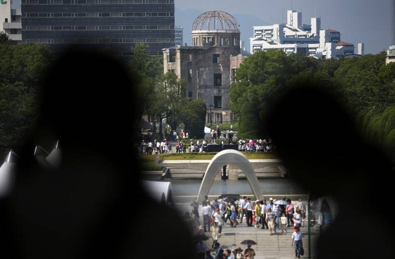 日本广岛和平公园鸣钟 纪念原子弹爆炸70周年