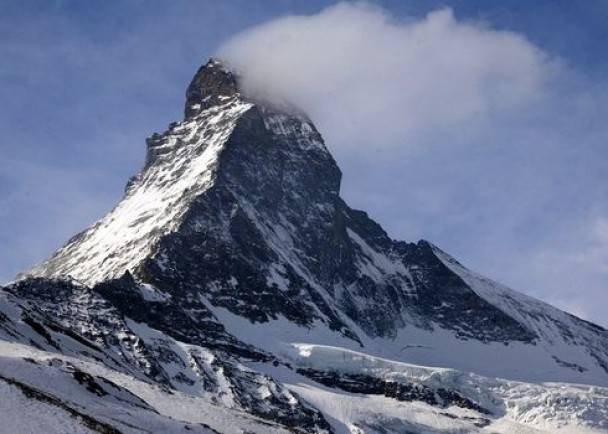 瑞士冰川两骸骨证实属失踪45年日本登山客