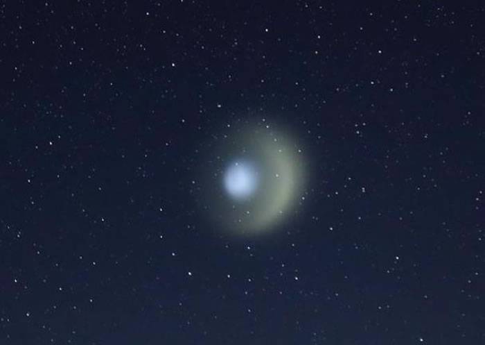 8月7日七夕节韩国夜空出现神秘UFO