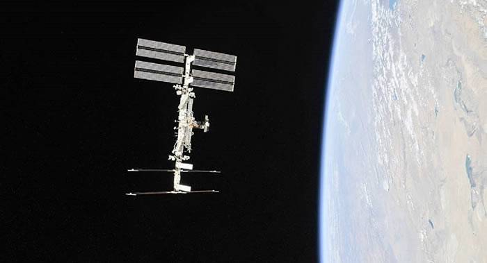 国际空间站宇航员将用烤火鸡、面条拌奶酪和草莓来庆祝圣诞节
