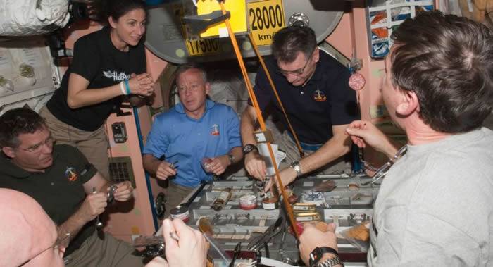 俄罗斯宇航员安德烈·鲍里先科介绍在国际空间站如何迎接新年