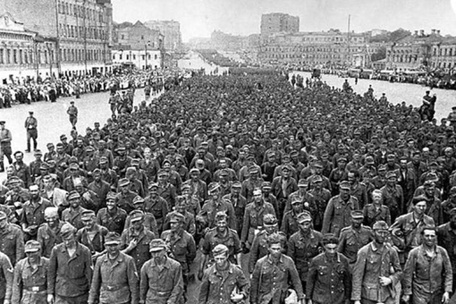 二战真的是在1945年结束的吗?二战结束后还有18万德军在苏联境内作战14年
