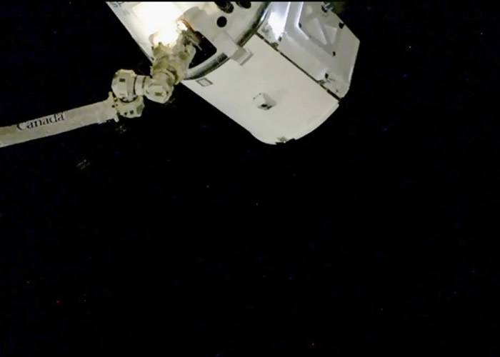 国际太空站太空人的圣诞节火鸡大餐差点飘走