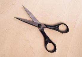 世界上最锋利的剪刀，日本剪刀剪切口平滑安全(售价22万)