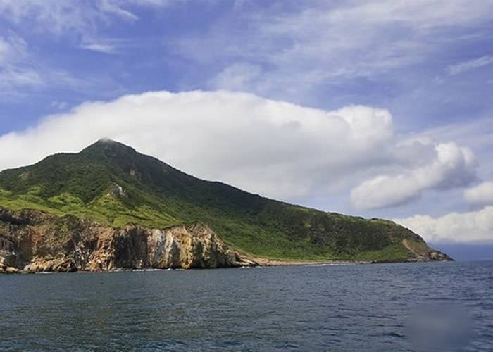 台湾宜兰县外海龟山岛被证实为活火山 台专家：爆发或引海啸