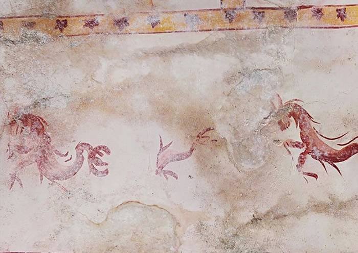 意大利罗马斗兽场园区宫殿别墅修复期间发现内藏精致壁画的神秘密室
